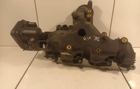 Volkswagen Polo V 6R Intake manifold 03P129711D 03p129086b