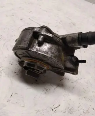 BMW X6 E71 Vacuum pump 8605976