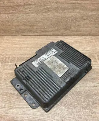 Renault Scenic I Engine control unit/module ECU 7700868304 S113717113D Used
