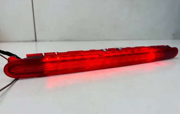 Volkswagen Touran I Third/center stoplight 1T0945097A