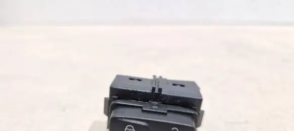 Volvo V70 Central locking switch button 31318988