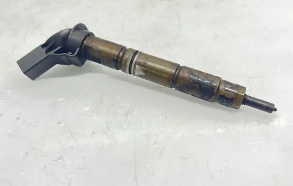 Mercedes-Benz E W211 Fuel injector A6420700587