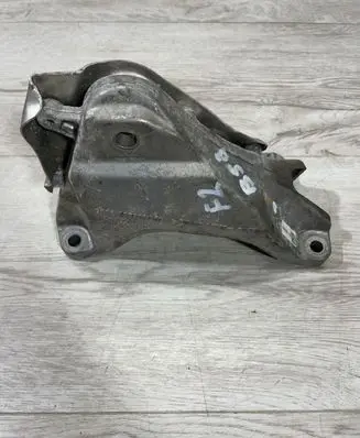 BMW 4 F36 Gran coupe Engine mounting bracket 6859012 105747310