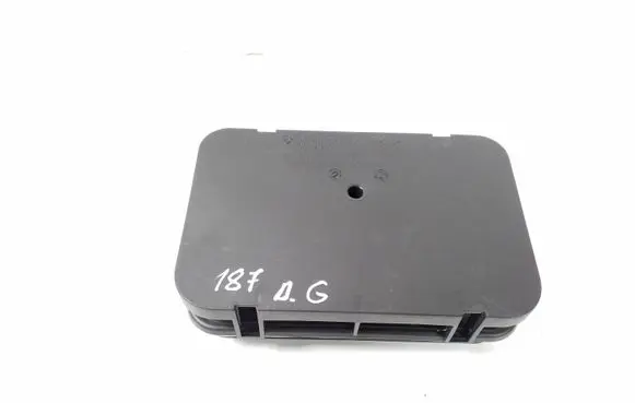 BMW 5 GT F07 Quarter panel pressure vent 9122453