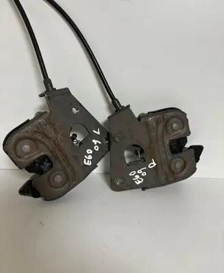 BMW 5 E60 E61 Seat back rest lock catch 7112864 7112863