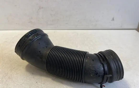 Audi Q3 F3 Air intake hose/pipe 5QA129684