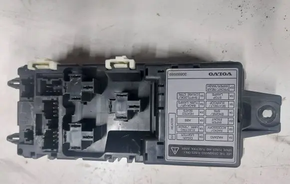 Volvo S40, V40 Fuse module 30889989