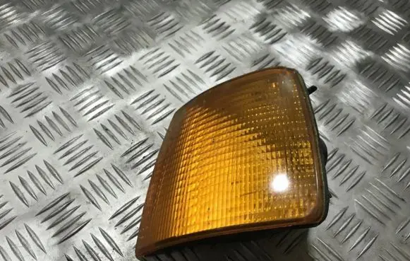 Volkswagen PASSAT B3 Front indicator light 357953049