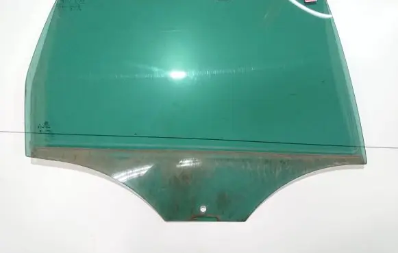 Volkswagen PASSAT B7 Rear door window glass 43R007954 A011404