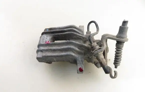 Volkswagen Jetta VI Rear brake caliper
