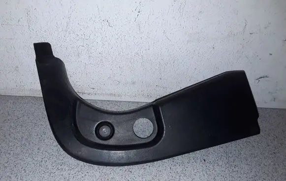 Foot area side trim