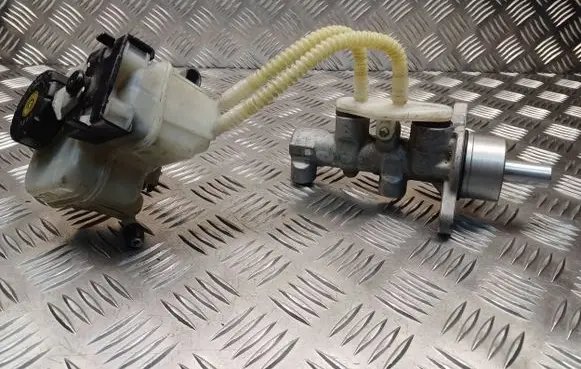 Opel Meriva A Master brake cylinder Y21627 3206716