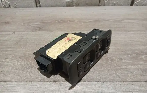 Volvo XC90 Electric window control switch 30739980