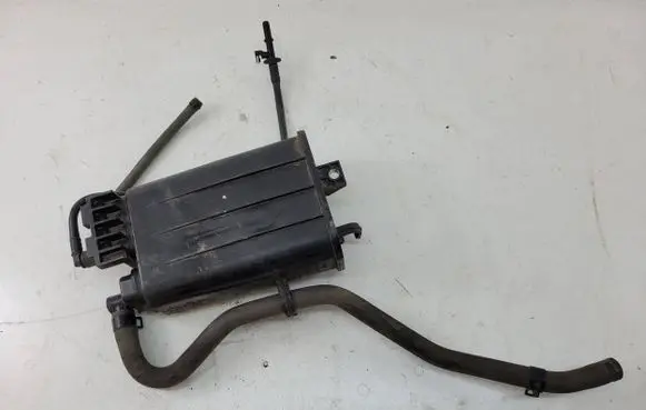Active carbon filter fuel vapour canister