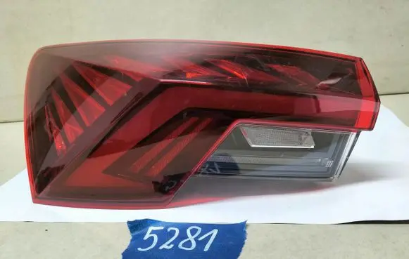 Skoda Octavia Mk4 Rear/tail lights 5E3945207A