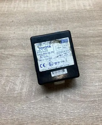 Toyota Corolla Verso AR10 Door central lock control unit/module 697410F010 61B168000