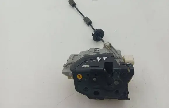 Porsche Cayenne (92A) Front door lock 8J2837015A