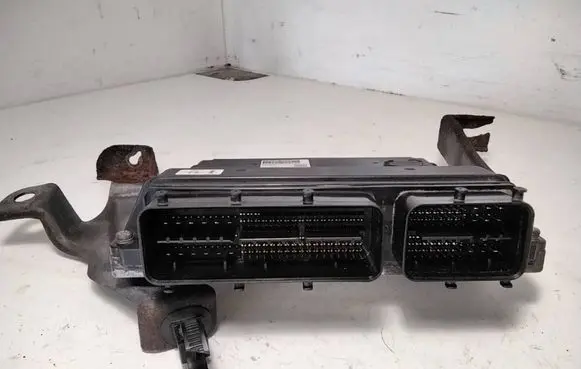 Lexus IS 220D-250-350 Engine control unit/module 8966153700 1758007702