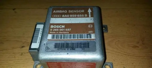 Audi A6 S6 C4 4A Airbag control unit/module 8A0959655B 0285001037