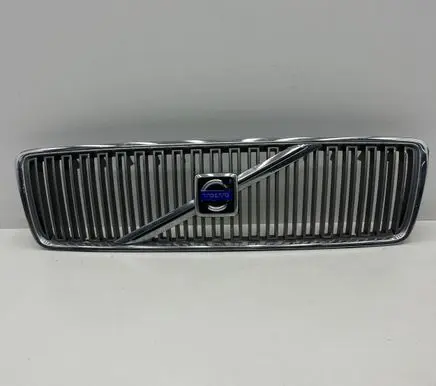Volvo V70 Front bumper upper radiator grill 08693346