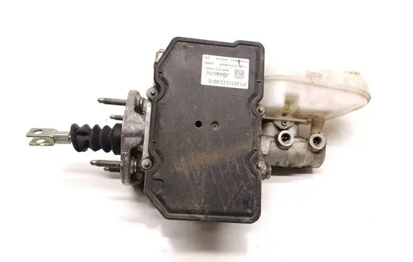 Tesla Model S Master brake cylinder 1037123-00-B