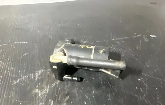 Volvo XC70 Windscreen/windshield washer pump 1s7117k624fe