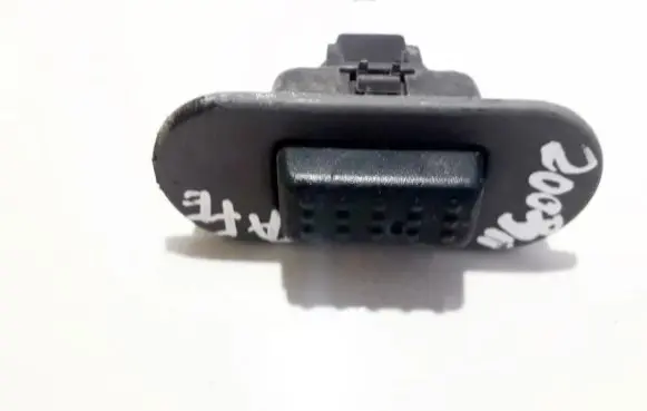 Hyundai Santa Fe Tailgate glass/window release handle 