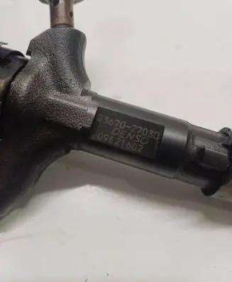 Toyota RAV 4 (XA20) Fuel injector 2367027030