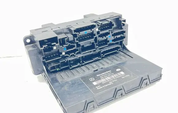 Mercedes-Benz CLK A209 C209 Fuse module 2035454601 5DK00848555