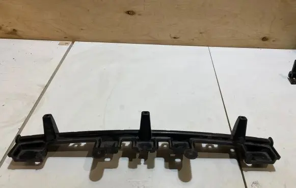 Ford Mustang VI Front bumper mounting bracket FR3B17B861AC