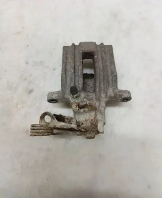 Volkswagen PASSAT B5 Rear brake caliper