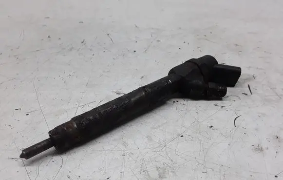 Mercedes-Benz A W168 Fuel injector 0445110015