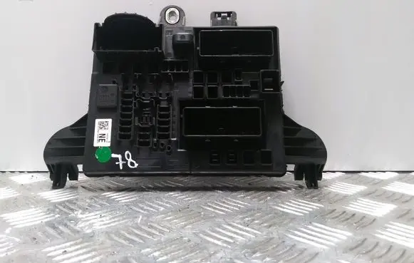Opel Insignia A Fuse module 1327732104 13420625810 544949969