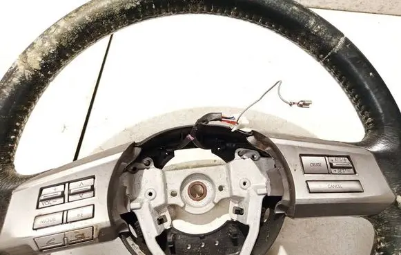 Subaru Outback Steering wheel buttons/switches 