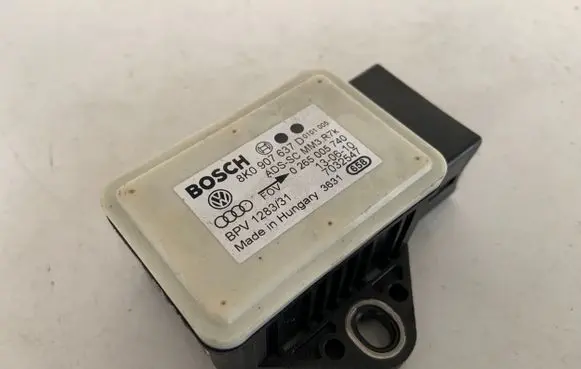 Audi A4 S4 B8 8K ESP acceleration yaw rate sensor 8K0907637D