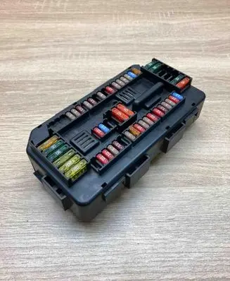 BMW 3 F30 F35 F31 Fuse module 9224879 10688710