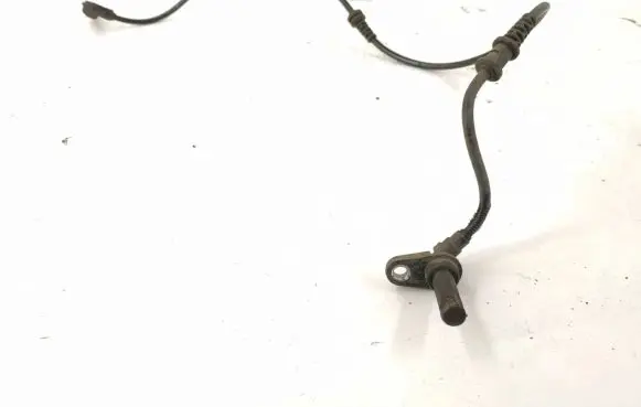 Mercedes-Benz E W212 ABS brake wheel speed sensor 2125400217 A2125400217