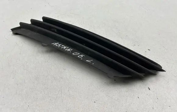Opel Astra H Front bumper lower grill 13117250