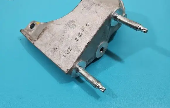 Suzuki Vitara (LY) Engine mounting bracket IMPRK1502328