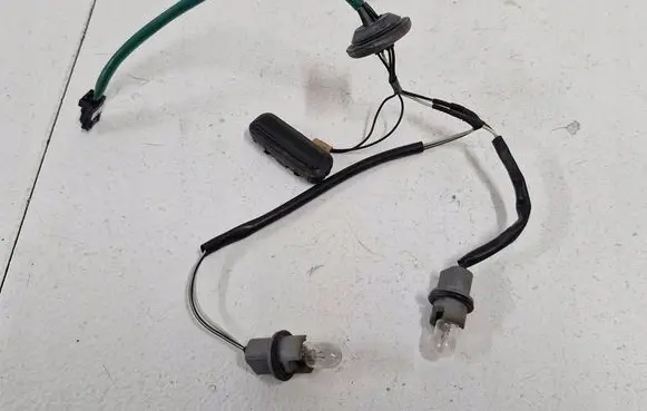 AC 428 Tailgate/trunk/boot open switch 95225500