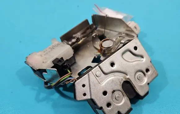 Ford Mondeo Mk III Tailgate/trunk/boot lock/catch/latch 7546-69 IMPRK1377609