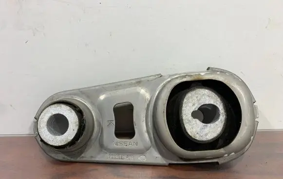Mitsubishi Outlander IV Gearbox mount 113606LA0A