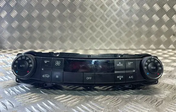 Mercedes-Benz E W211 Climate control unit 2118302390