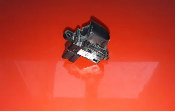 Nissan Leaf I (ZE0) Electric window control switch 25411KL5A 1352