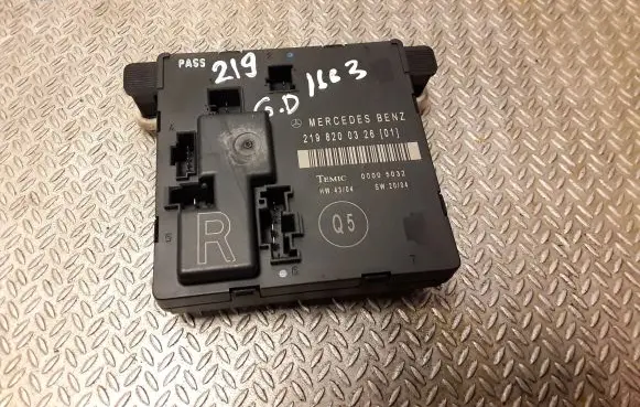 Mercedes-Benz CLS C219 Door control unit/module 2198200326 A2198200326