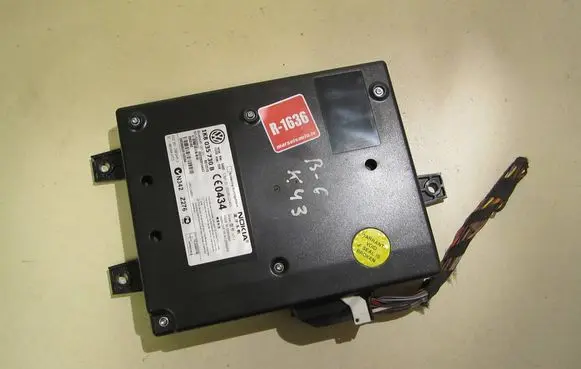 Volkswagen PASSAT B6 Bluetooth control unit module 1K8035730B B012315 00233D0144A2