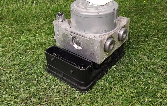 Ford Focus ABS Pump F1FC2C405AJ