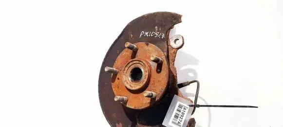 Honda FR-V Front wheel hub 