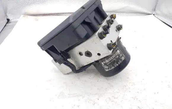 Skoda Octavia Mk1 (1U) ABS Pump 1J0907379H 10094903413 1J0614217C