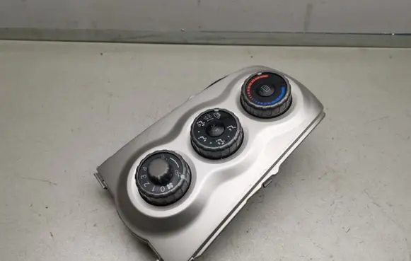 Toyota Yaris Climate control unit 554060D190